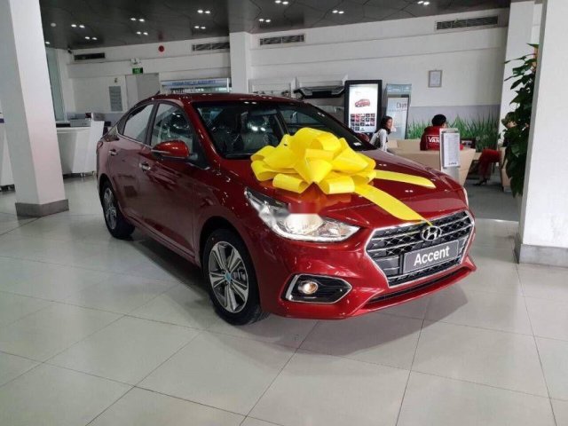 Cần bán Hyundai Accent sản xuất 2019, màu đỏ, giá tốt0