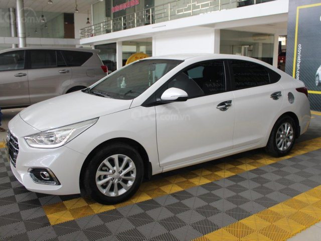 Bán xe Hyundai Accent 1.4AT 2018, màu trắng, giá 508tr, hỗ trợ trả góp 70%0