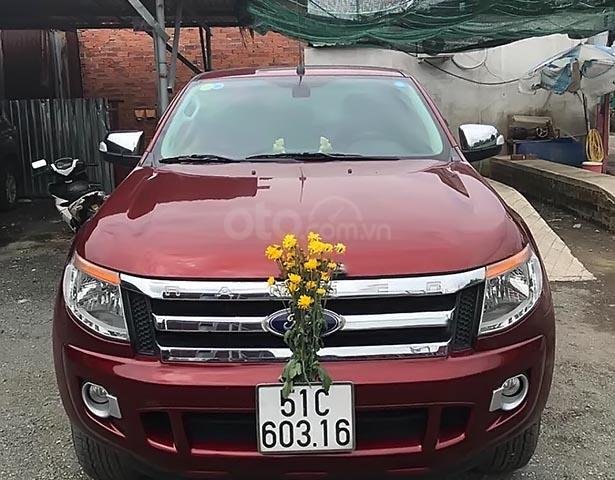 Cần bán lại xe Ford Ranger XLT đời 2015, màu đỏ 0