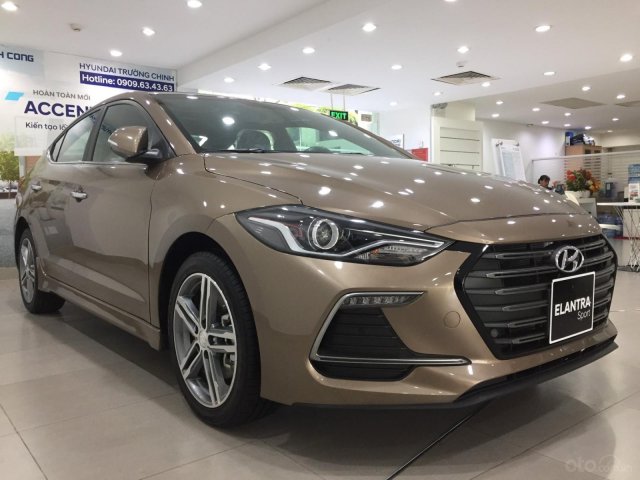 Xả kho xe Elantra 1.6 turbo màu vàng cát, xe đẹp giá tốt. LH: 0903 175 3120