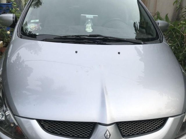 Bán Mitsubishi Grandis năm 2005, màu bạc, đã đi 94.000 km