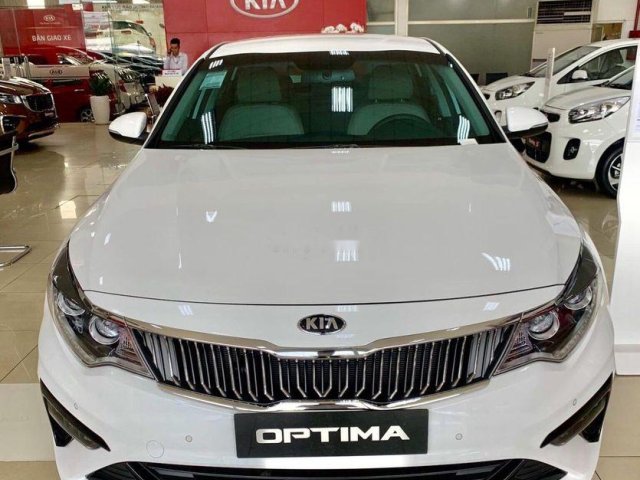 Cần bán Kia Optima sản xuất 2019, màu trắng, 949 triệu0