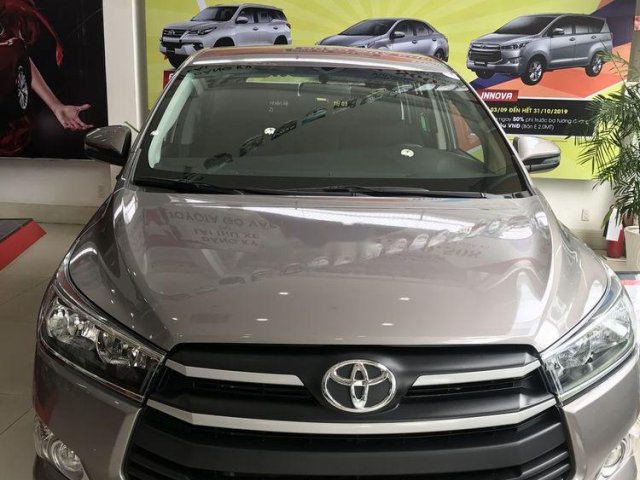 Bán Toyota Innova sản xuất năm 2019, màu bạc, 771tr0