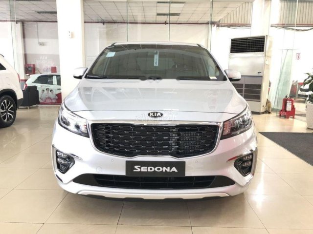 Bán xe Kia Sedona đời 2019, màu trắng0