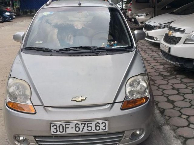 Bán xe cũ Chevrolet Spark sản xuất 2011, màu bạc0