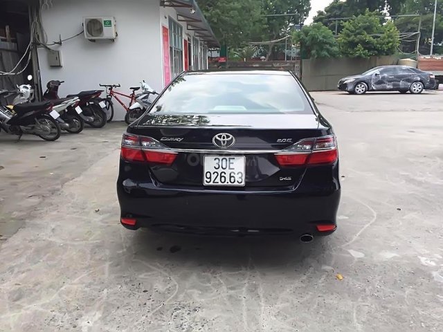 Chính chủ bán xe Toyota Camry 2.0E đời 2017, màu đen0