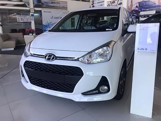 Bán Hyundai Grand i10 1.2 AT sản xuất 2019, màu trắng 0