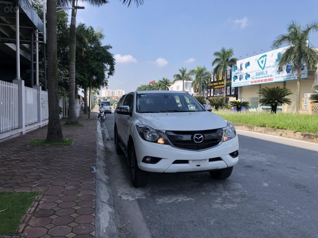 Cần bán xe Mazda BT 50 2.2 Diesel, 1 cầu, số tự động 2018, màu trắng, nhập khẩu0