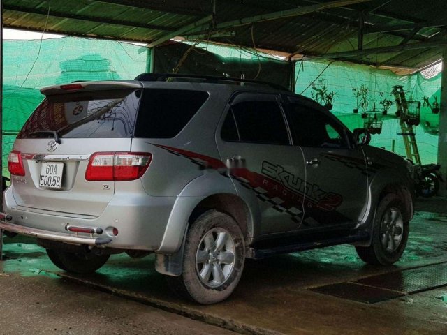 Cần bán gấp Toyota Fortuner năm 2009, màu bạc chính chủ, 550tr