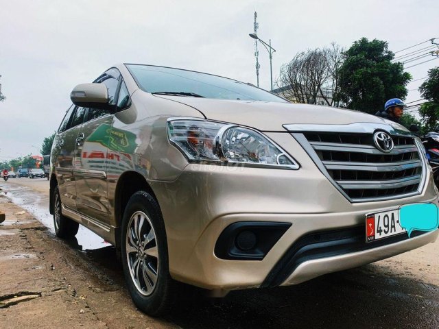 Bán Toyota Innova 2.0E 2015, màu vàng cát, xe nhập0