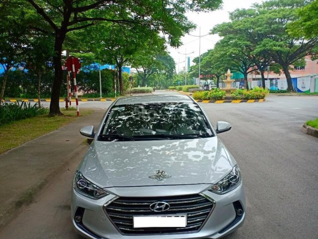 Cần bán xe Hyundai Elantra 1.6MT đời 2017, xe còn như mới chưa đâm đụng bán 475 triệu0