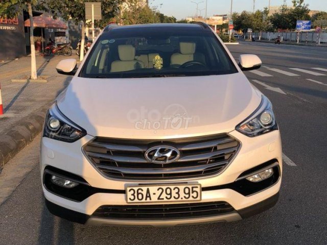 Cần bán xe Hyundai Santa Fe sản xuất 2017, giá 980 triệu 13.000KM0