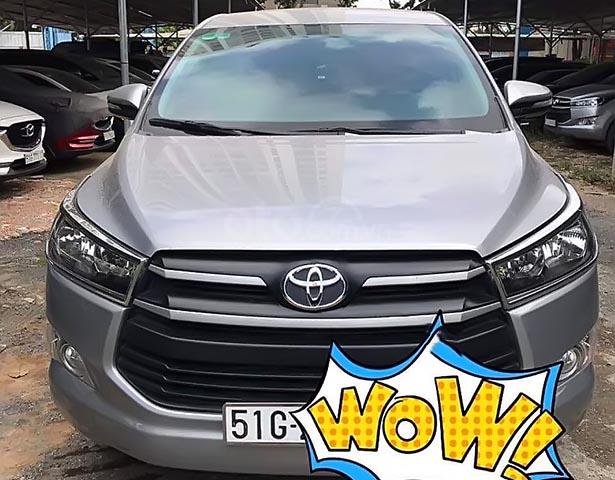 Cần bán lại xe Toyota Innova G sản xuất 2017, màu bạc số tự động