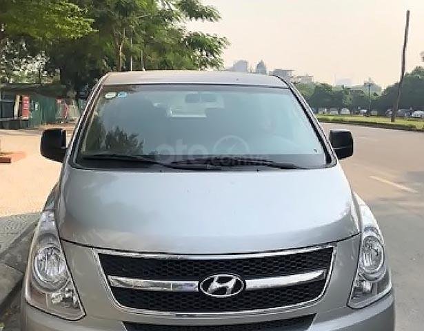 Cần bán lại xe Hyundai Grand Starex đời 2015, màu bạc, nhập khẩu nguyên chiếc