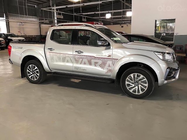 Bán xe Nissan Navara năm sản xuất 2019, màu bạc, xe nhập