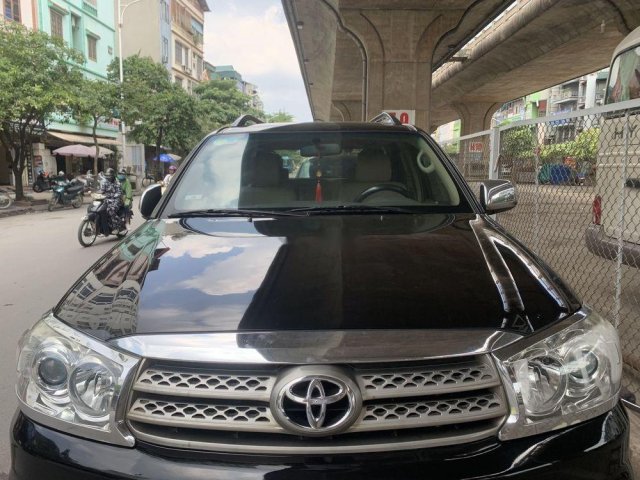 Cần bán lại xe Toyota Fortuner sản xuất 2011, màu đen chính chủ, giá cạnh tranh