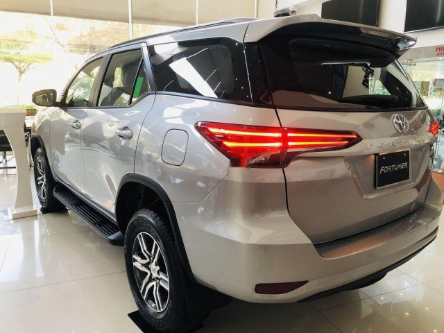 Cần bán Toyota Fortuner MT đời 2019 giá tốt0