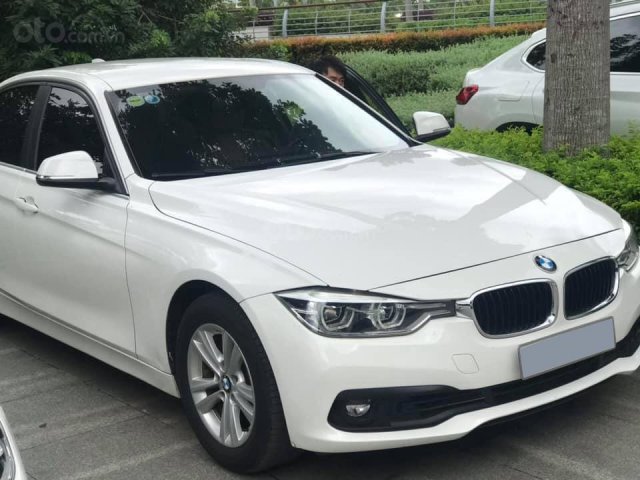 Chính chủ bán ô tô BMW 3 Series 320i sản xuất 2016, màu trắng, xe nhập, giá tốt