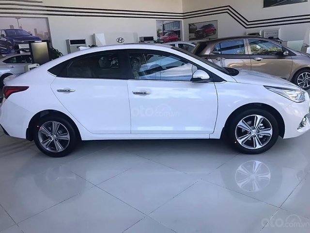 Hyundai Huế 1S bán xe Hyundai Accent 1.4 AT năm 2019, màu trắng0