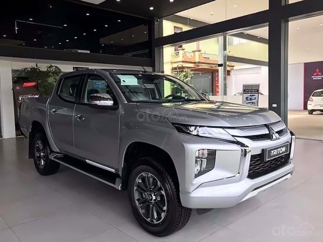 Bán Mitsubishi Triton 2.4 Mivec sản xuất 2019, màu bạc, xe nhập