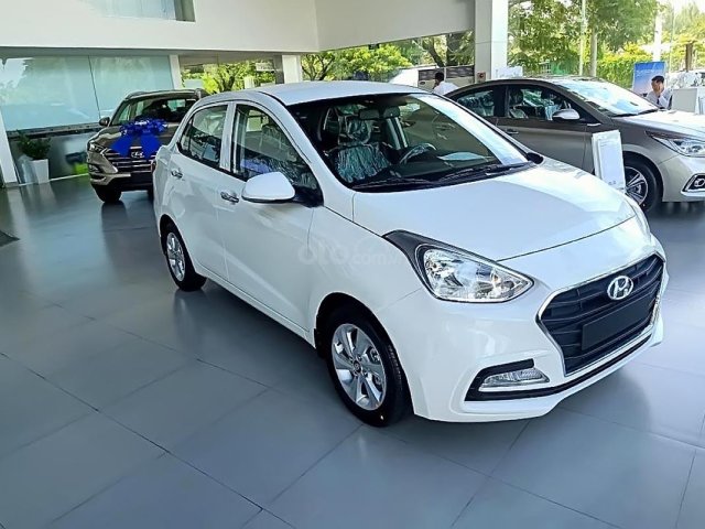 Bán xe Hyundai Grand i10 1.2 AT 2019, màu trắng, giá chỉ 390 triệu