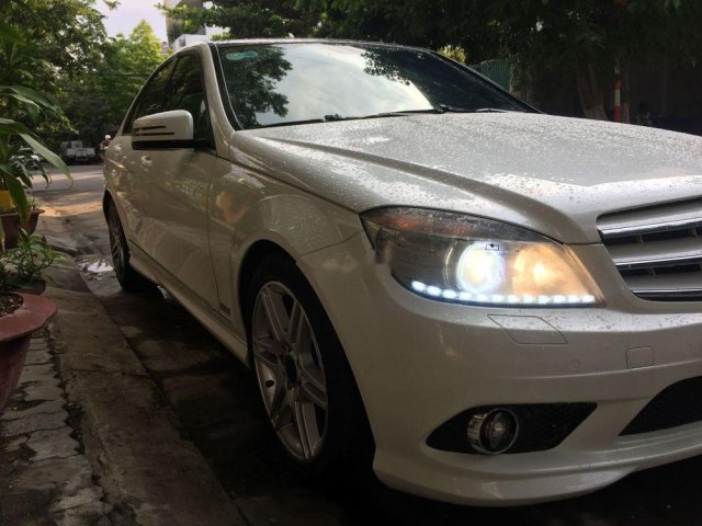 Bán Mercedes C300 đời 2010, màu trắng0