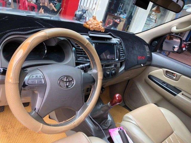 Cần bán lại xe Toyota Fortuner năm 2012, màu bạc số sàn0