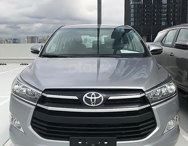 Bán Toyota Innova 2.0E 2019, màu bạc