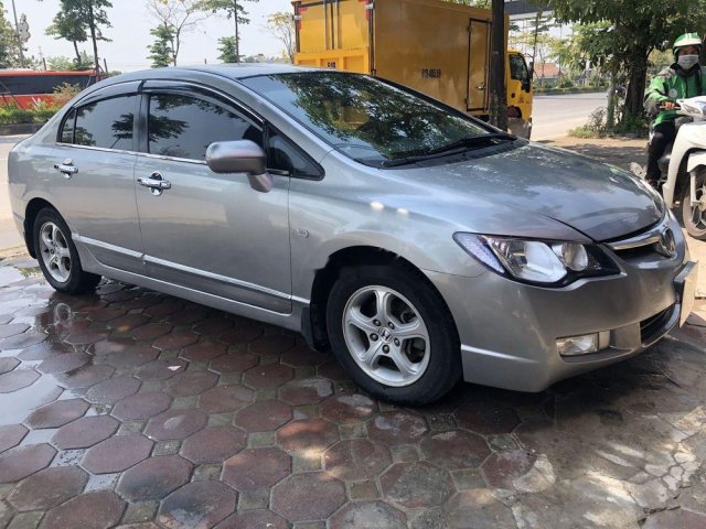 Cần bán gấp Honda Civic AT sản xuất 2006, màu bạc, giá chỉ 268 triệu