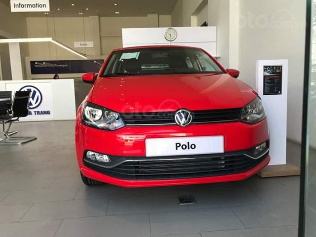 Bán Volkswagen Polo màu đỏ, nhập khẩu nguyên chiếc với nhiều ưu đãi0