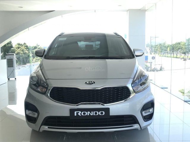 Bán Kia Rondo 2.0 AT Deluxe, màu bạc Vũng Tàu