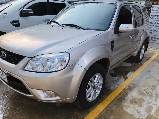 Cần bán Ford Escape đăng ký 2013, màu ghi vàng, còn mới, giá tốt 485 triệu đồng