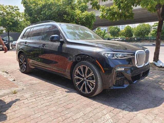 Bán BMW X7 xDriver 40i M-Sport đen model 2020 new 100% - xe sẵn giao ngay