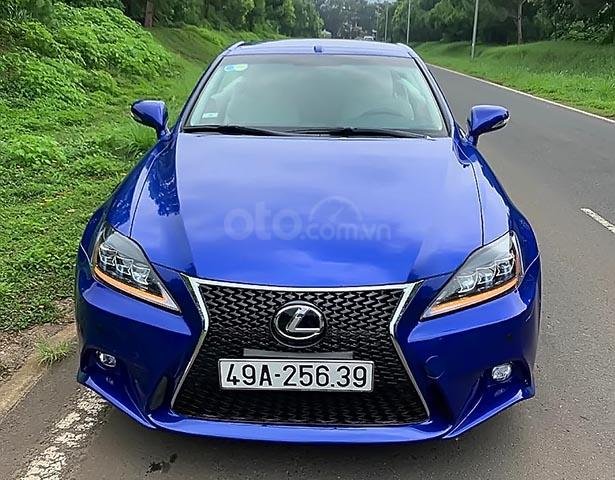 Gia đình bán xe Lexus IS 350c năm 2010, màu xanh lam, nhập khẩu  