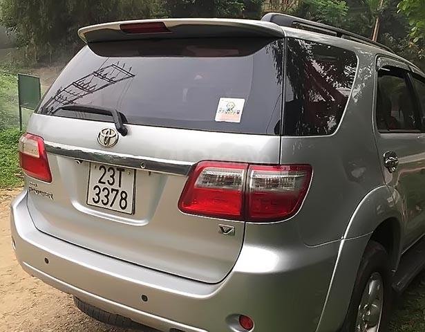 Cần bán xe Toyota Fortuner năm sản xuất 2010, màu bạc số tự động, 410 triệu0