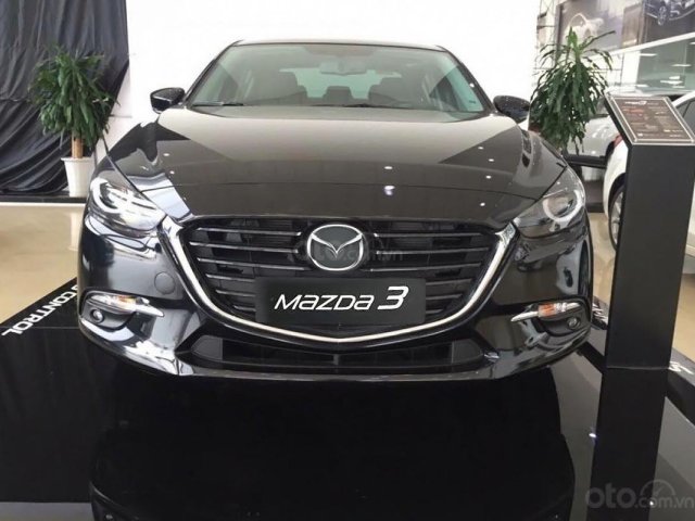 Bán Mazda 3 1.5L Luxury 2019, màu đen, giá tốt