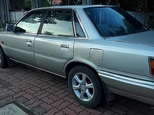 Bán Toyota Camry 2.0 MT đời 1990, màu bạc, nhập khẩu  