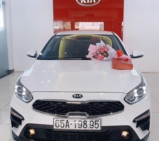 Cần bán xe Kia Cerato đời 2019, nhập khẩu 