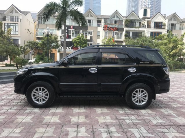 Bán Toyota Fortuner AT 2 cầu đời 2013, màu đen siêu mới