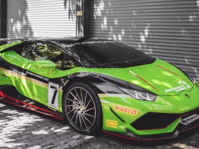 Cần bán Lamborghini Huracan sản xuất 2014, màu xanh lục còn mới, giá tốt 12 tỷ 354 triệu đồng