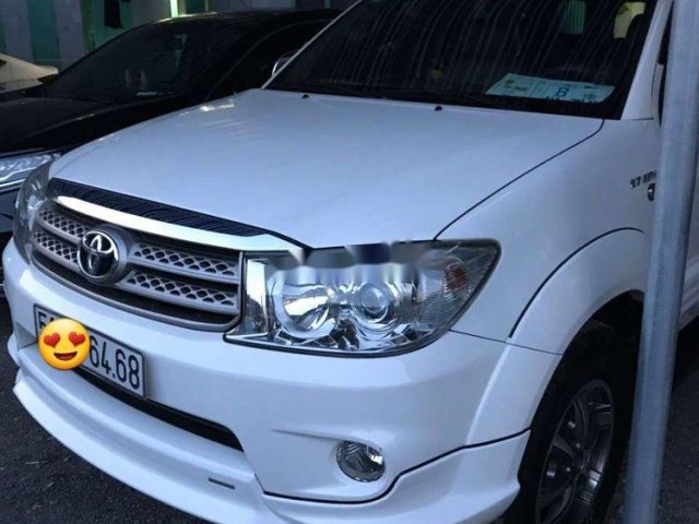 Cần bán nhanh xe Toyota Fortuner đời 2012, màu trắng số tự động, chính chủ, có thương lượng giảm giá0