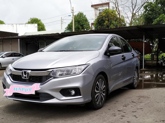 Cần bán xe Honda City 1.5TOP năm 2018, màu bạc, 560 triệu