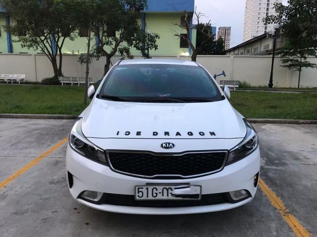 Bán Kia Cerato sản xuất 2017, màu trắng, xe gia đình