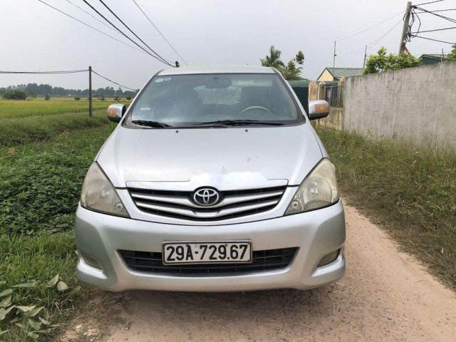 Cần bán Toyota Innova 2009, màu bạc, 360tr