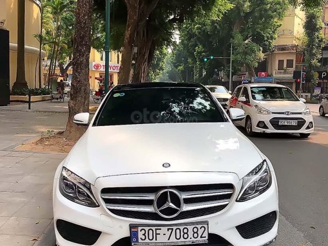 Cần bán Mercedes C300 AMG năm 2015, màu trắng, chính chủ