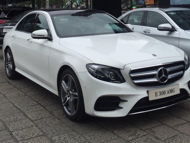 Bán Mercedes E300 AMG 2020 cực đẹp, sang trọng, ưu đãi cực hót