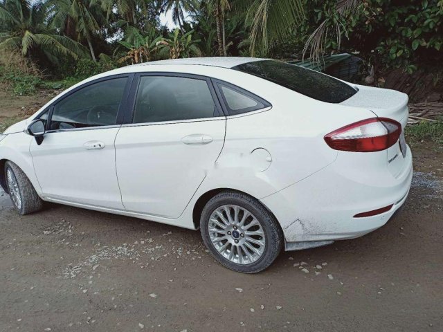 Bán Ford Fiesta năm 2015, màu trắng