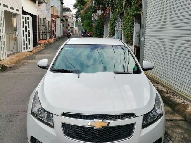 Bán Chevrolet Cruze đời 2015, màu trắng