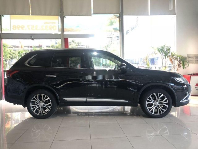 Bán ô tô Mitsubishi Outlander sản xuất 2018, màu đen