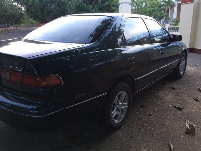 Cần bán Toyota Camry sản xuất năm 1998, nhập khẩu nguyên chiếc